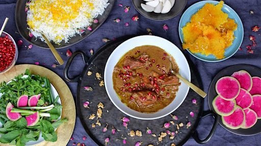 دستور پخت خورشت فسنجان مجلسی در زودپز (با مرغ و گوشت قلقلی)