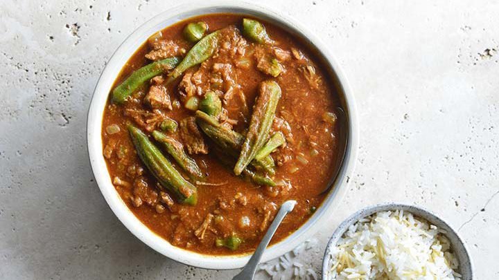 طرز تهیه خورشت بامیه غلیظ خوزستانی در زودپز (با گوشت و مرغ)