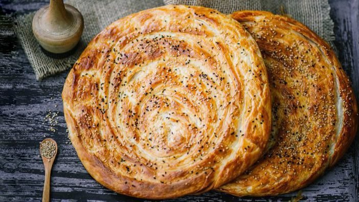 طرز تهیه آسان نان جزغاله در قابلمه با روغن دنبه