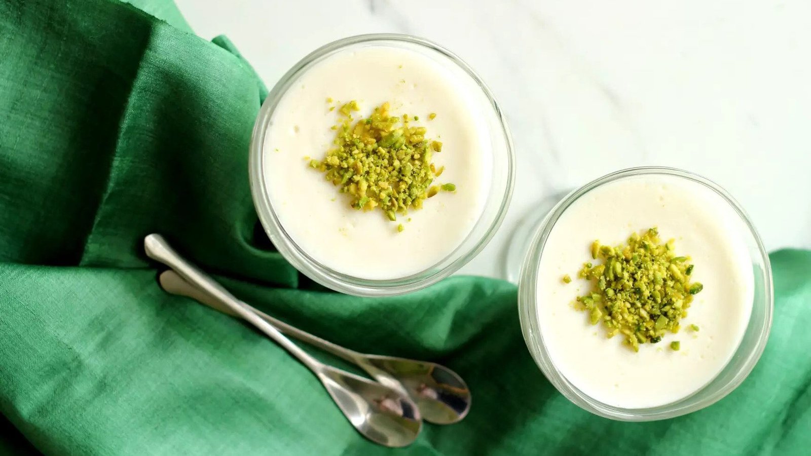 طرز تهیه دسر ساده و خوشمزه با شیر همراه با فوت و فن مخصوص