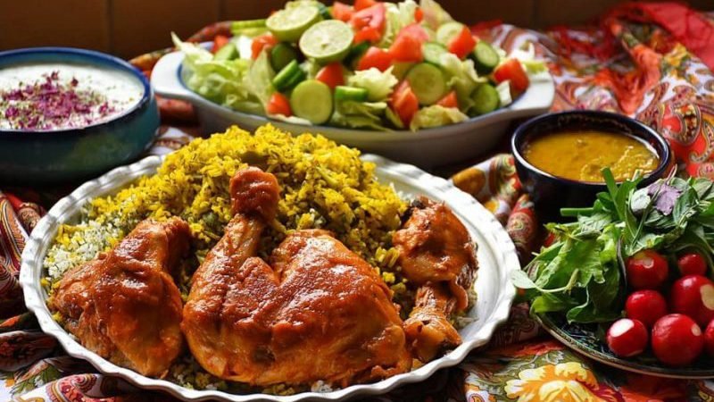 دستور پخت سیب پلو کرمانشاهی با مرغ بصورت مرحله به مرحله