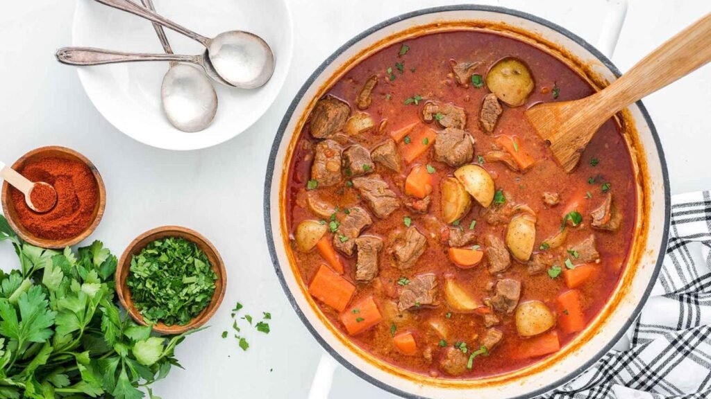 طرز تهیه گولاش غذای محبوب و پرطرفدار مجارستانی به روش اصلی
